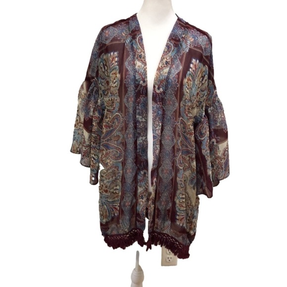 Umgee kimono style cover. Open front. Bell sleeves. Tassel hem. Size S/M - Picture 2 of 8